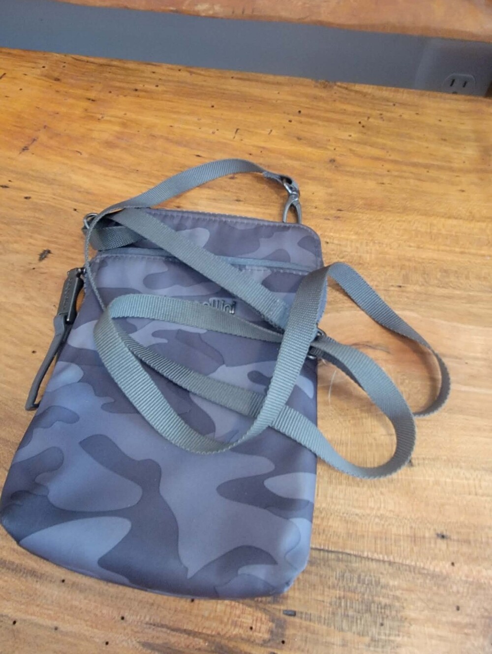 Baggallini - Picture 4 of 12